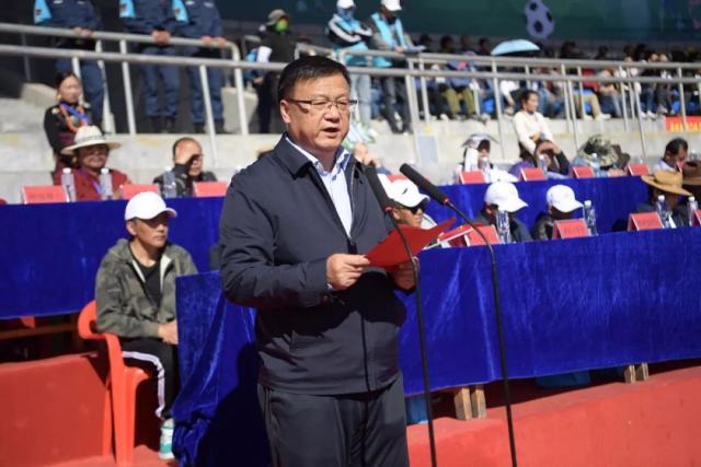 中国男篮四号位无代餐，王俊杰再度引发热议，看看媒体专家怎么说